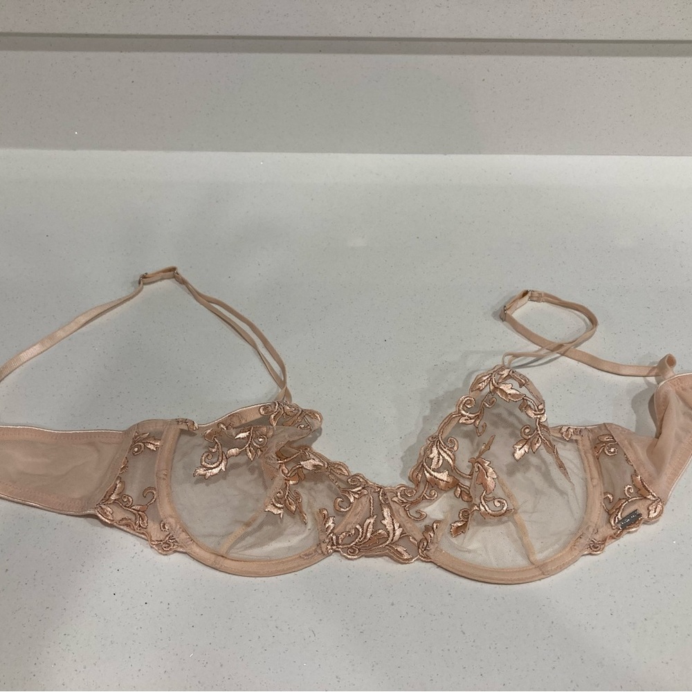 Beautiful European bra! - Picture 3 of 5
